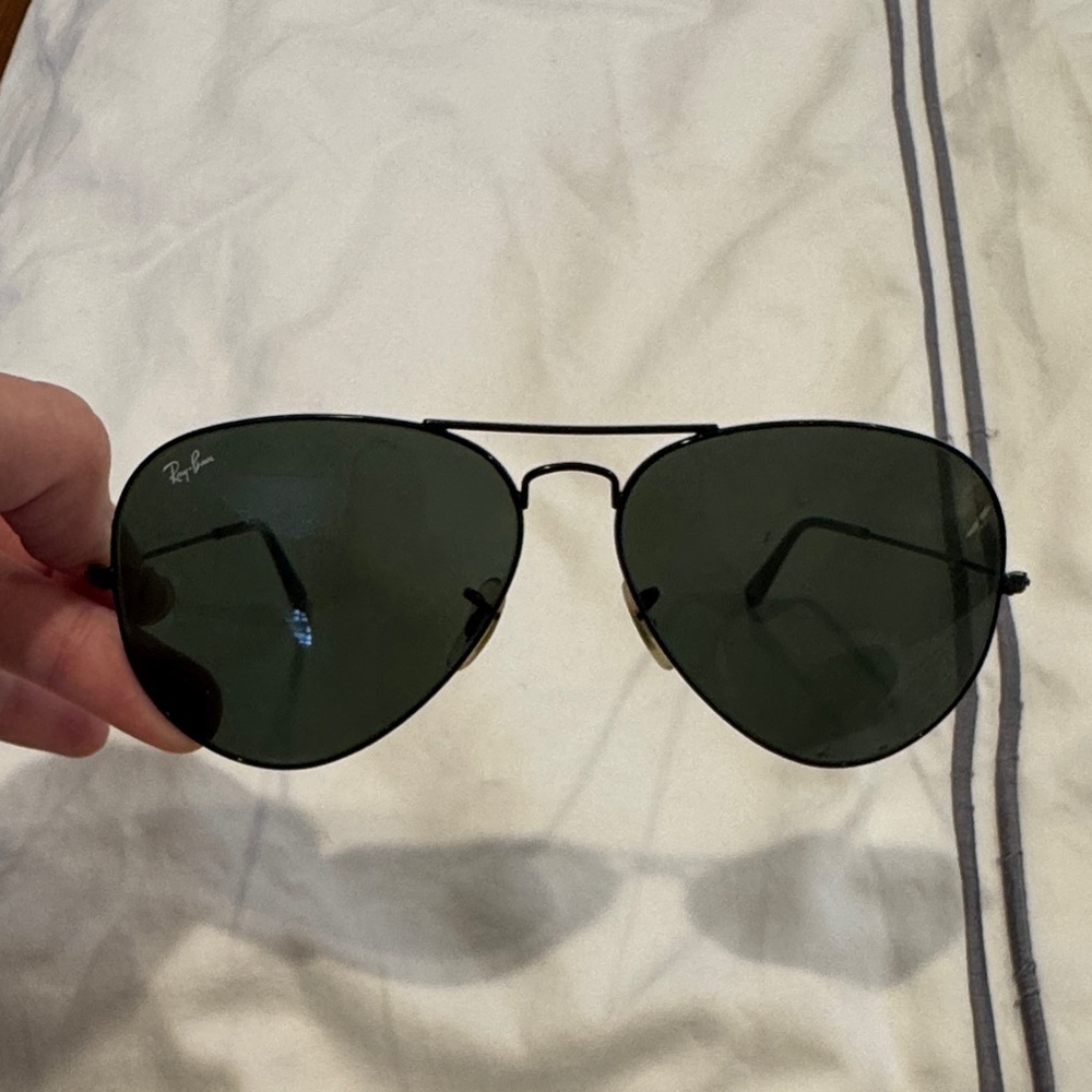 Ray-Ban Black Aviator Sunglasses with Dark Green Lenses